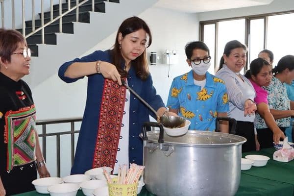 ภาพประกอบข่าว ลำดับที่ 5 จาก ประชุมคณะกรรมการชุมชน