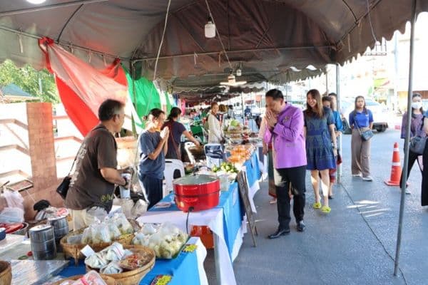ภาพประกอบข่าว ลำดับที่ 2 จาก พิธีเปิดงาน "Uthai Wonderland" ครั้งที่ 2 "พาณิชย์ Market" ช๊อป ชิม กิน เที่ยว