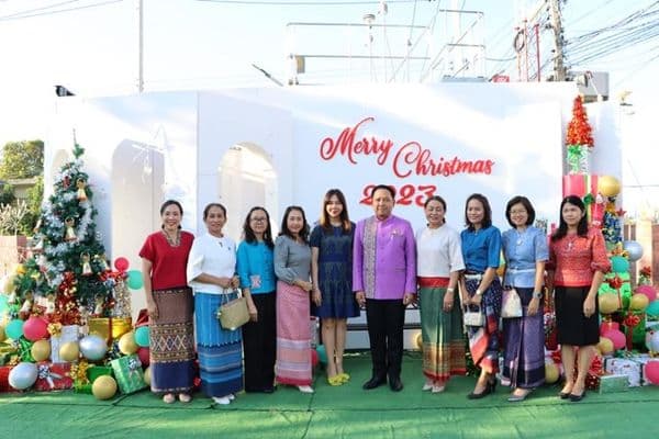 ภาพประกอบข่าว ลำดับที่ 4 จาก พิธีเปิดงาน "Uthai Wonderland" ครั้งที่ 2 "พาณิชย์ Market" ช๊อป ชิม กิน เที่ยว