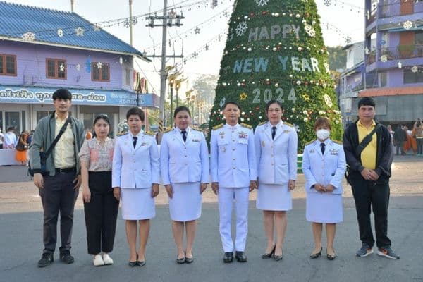 ภาพประกอบข่าว ลำดับที่ 2 จาก วมพิธีสวดพระพุทธมนต์และพิธีทำบุญตักบาตรถวายพระราชกุศล สมเด็จพระเจ้าตากสินมหาราช