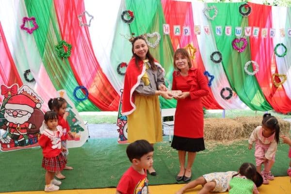 ภาพประกอบข่าว ลำดับที่ 2 จาก กิจกรรมวันคริสต์มาส วันปีใหม่ และวันเด็กแห่งชาติ ศูนย์พัฒนาเด็กเล็กเทศบาลเมืองอุทัยธานี