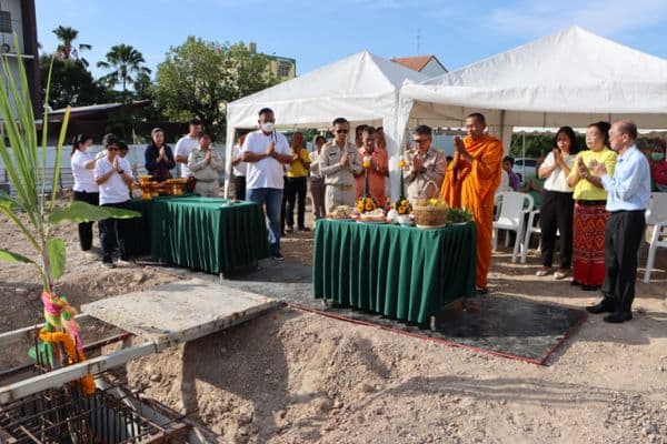ภาพประกอบข่าว ลำดับที่ 4 จาก พิธีวางเสาเอกอาคารศูนย์บริการสาธารณสุขเทศบาลเมืองอุทัยธานี