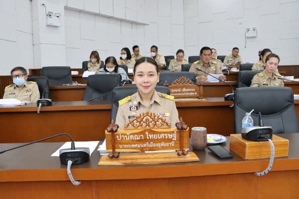ภาพประกอบข่าว ลำดับที่ 2 จาก ประชุมสภาเทศบาลเมืองอุทัยธานี สมัยสามัญ สมัยแรก ประจำปี 2568