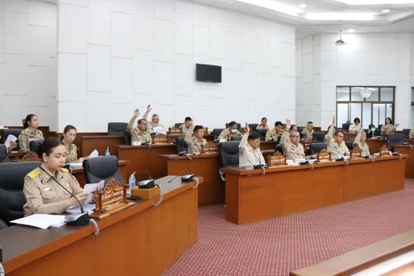 ภาพประกอบข่าว ลำดับที่ 13 จาก ประชุมสภาเทศบาลเมืองอุทัยธานี สมัยสามัญ สมัยแรก ประจำปี 2568