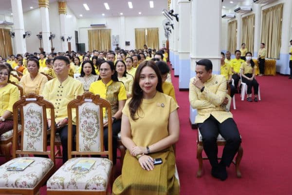 ภาพประกอบข่าว ลำดับที่ 2 จาก พิธีเจริญพระพุทธมนต์ถวายพระพรชัยมงคลแด่พระบาทสมเด็จพระเจ้าอยู่หัวและพระบรมวงศานุวงศ์ ประจำปีพุทธศักราช 2568