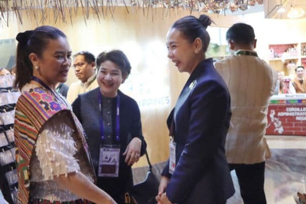 ภาพประกอบข่าว ลำดับที่ 9 จาก "เทศบาลเมืองอุทัยธานี" ได้รับการรับรองมาตรฐาน "เมืองท่องเที่ยวสะอาดระดับอาเซียน" (ASEAN Clean Tourist City Standard)