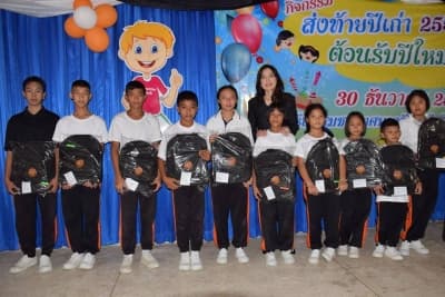 ภาพประกอบข่าว ลำดับที่ 3 จาก กิจกรรมส่งท้ายปีเก่าต้อนรับปีใหม่ โรงเรียนชุมชนเทศบาลวัดมณีสถิตกปิฏฐาราม