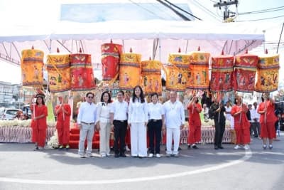 ภาพประกอบข่าว ลำดับที่ 3 จาก ตั้งโต๊ะงานแห่เจ้า