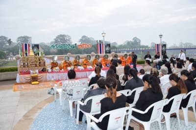 ภาพประกอบข่าว ลำดับที่ 2 จาก ทำบุญขึ้นปีใหม่ 2560 ตลาดเช้า