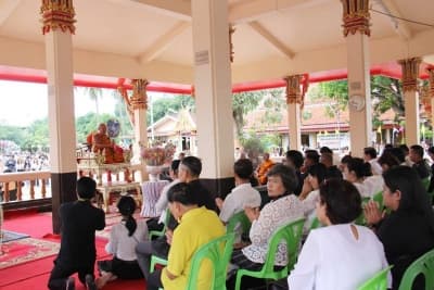ภาพประกอบข่าว ลำดับที่ 7 จาก ประเพณีตักบาตรเทโว ประจำปี 2560