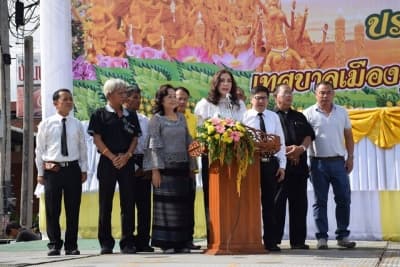 ภาพประกอบข่าว ลำดับที่ 3 จาก ประเพณีแห่เทียนเข้าพรรษา ประจำปี 2560