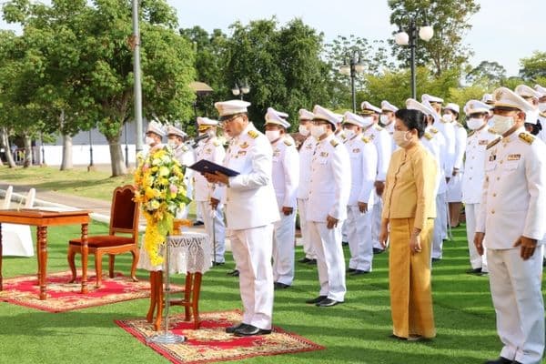 ภาพประกอบข่าว ลำดับที่ 2 จาก พิธีลงนามถวายพระพรชัยมงคล พร้อมกราบบังคมทูลถวายพระพรชัยมงคล