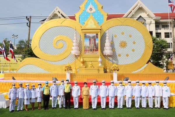 ภาพประกอบข่าว ลำดับที่ 4 จาก พิธีลงนามถวายพระพรชัยมงคล พร้อมกราบบังคมทูลถวายพระพรชัยมงคล