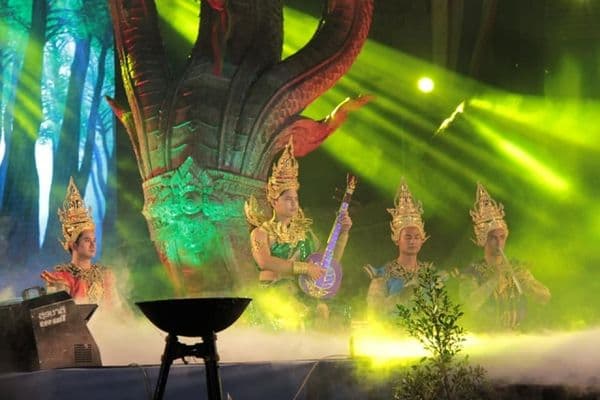 ภาพประกอบข่าว ลำดับที่ 8 จาก านประเพณีตักบาตรเทโว ประจำปี 2563