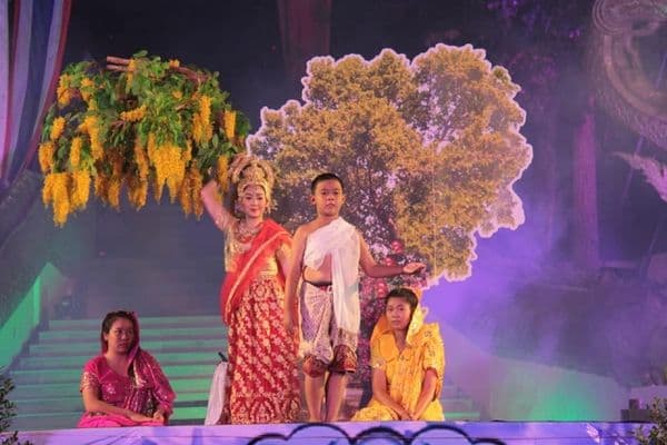 ภาพประกอบข่าว ลำดับที่ 11 จาก านประเพณีตักบาตรเทโว ประจำปี 2563