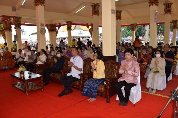 ภาพประกอบข่าว ลำดับที่ 9 จาก บรรยากาศงานประเพณีตักบาตรเทโว ประจำปี 2563