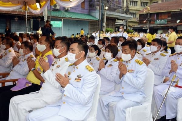 ภาพประกอบข่าว ลำดับที่ 2 จาก ร่วมพิธีทำบุญตักบาตรถวายพระราชกุศล