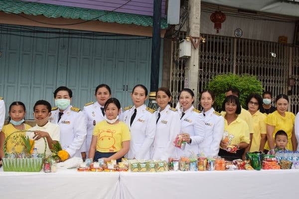ภาพประกอบข่าว ลำดับที่ 8 จาก ร่วมพิธีทำบุญตักบาตรถวายพระราชกุศล