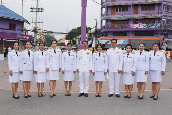 ภาพประกอบข่าว ลำดับที่ 14 จาก ร่วมพิธีทำบุญตักบาตรถวายพระราชกุศล