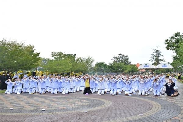 ภาพประกอบข่าว ลำดับที่ 1 จาก พิธีวาง พวงมาลาและถวายบังคม