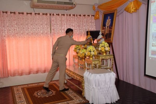 ภาพประกอบข่าว ลำดับที่ 6 จาก บรรยายหัวข้อ ความสำคัญของสถาบันพระมหากษัตริย์กับประเทศไทย ให้แก่นักเรียนโรงเรียนชุมชนเทศบาลวัดมณีสถิตกปิฎฐาราม
