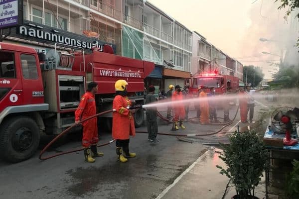 ภาพประกอบข่าว ลำดับที่ 3 จาก เหตุเพลิงไหม้ร้านขายข้าวแกง บริเวณทางไปวัดทุ่งแก้ว