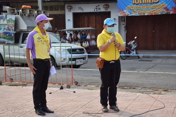ภาพประกอบข่าว ลำดับที่ 3 จาก เข้าร่วมกิจกรรมบำเพ็ญสาธารณประโยชน์ ทำความสะอาดลอกท่อระบายน้ำและล้างถนนบริเวณตลาดพัฒนา