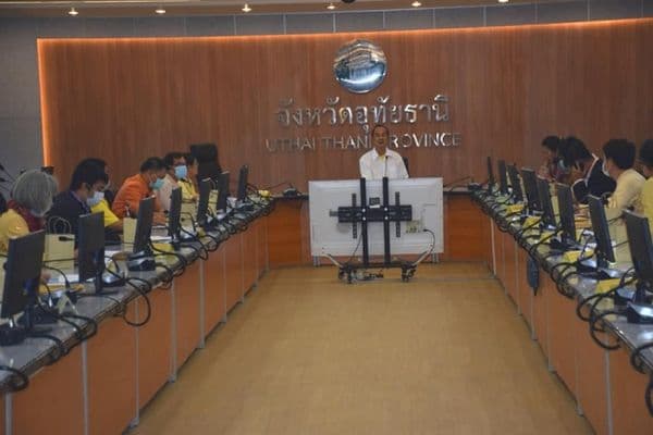ภาพประกอบข่าว ลำดับที่ 3 จาก รับเกียรติบัตรองค์กรคุณธรรมต้นแบบ ตามโครงการส่งเสริมชุมชน องค์กร อำเภอ และจังหวัดคุณธรรม ปีงบประมาณ พ.ศ.2562
