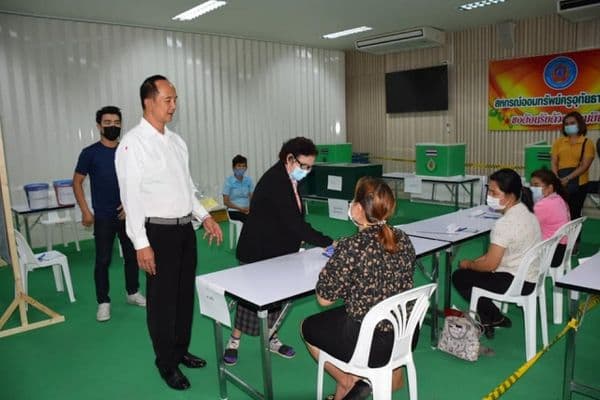 ภาพประกอบข่าว ลำดับที่ 1 จาก อบรมเจ้าพนักงานผู้ดำเนินการเลือกตั้งเจ้าหน้าที่ที่เกี่ยวข้องในการเลือกตั้งสมาชิกสภาเทศบาลเมืองอุทัยธานีและนายกเทศมนตรีเมืองอุทัยธานี เขตเลือกตั้งที่ 2