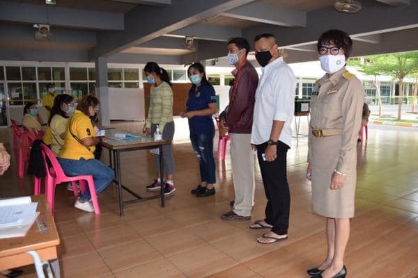 ภาพประกอบข่าว ลำดับที่ 3 จาก ตรวจเยี่ยมศูนย์ประสานงานการเลือกตั้งเทศบาลเมืองอุทัยธานี