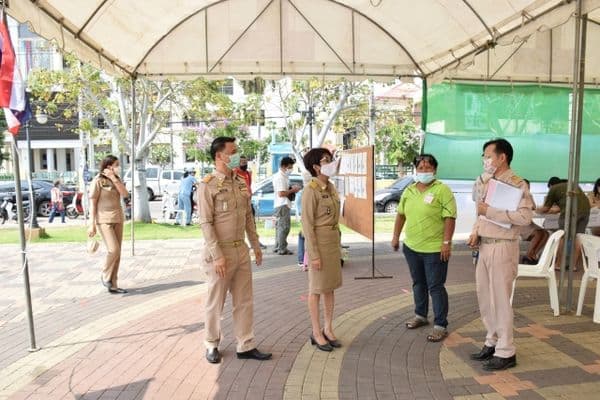 ภาพประกอบข่าว ลำดับที่ 9 จาก ตรวจเยี่ยมศูนย์ประสานงานการเลือกตั้งเทศบาลเมืองอุทัยธานี