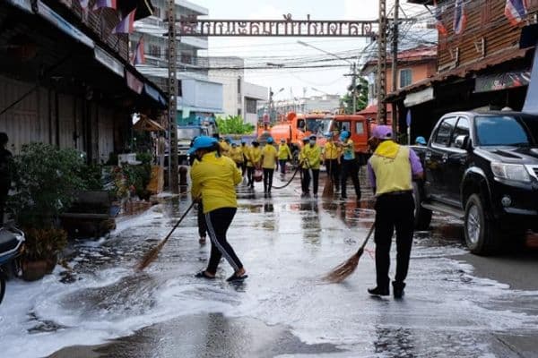 ภาพประกอบข่าว ลำดับที่ 1 จาก จัดกิจกรรมจิตอาสาพัฒนา ทำความสะอาดถนนคนเดินตรอกโรงยา