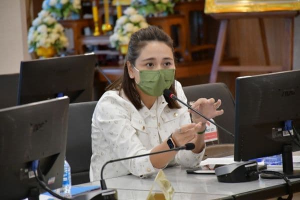 ภาพประกอบข่าว ลำดับที่ 2 จาก ร่วมประชุมคณะกรรมการโรคติดต่อ จังหวัดอุทัยธานี