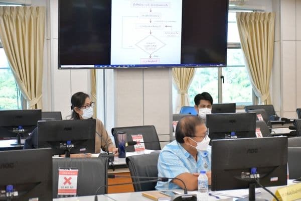 ภาพประกอบข่าว ลำดับที่ 3 จาก ร่วมประชุมคณะกรรมการโรคติดต่อ จังหวัดอุทัยธานี