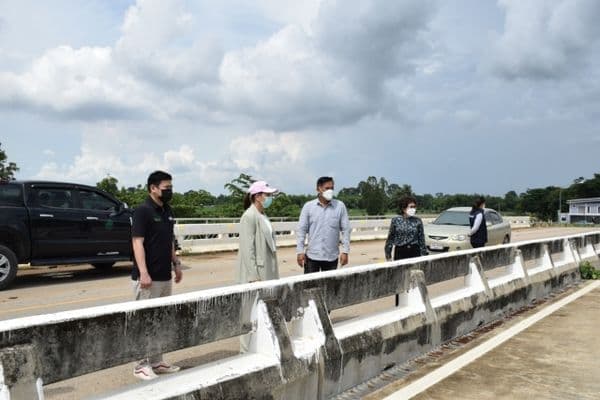 ภาพประกอบข่าว ลำดับที่ 5 จาก ประสานชลประทานลงพื้นที่ดูประตูน้ำบึงขุมทรัพย์ เพื่อปล่อยน้ำเข้าแม่น้ำสะแกกรัง