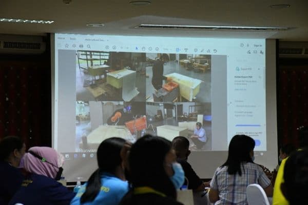 ภาพประกอบข่าว ลำดับที่ 4 จาก ประชุมคณะกรรมการแก้ไขปัญหาที่อยู่อาศัยที่ดินทำกินและเมืองคุณภาพชีวิตฯ กับ พอช.