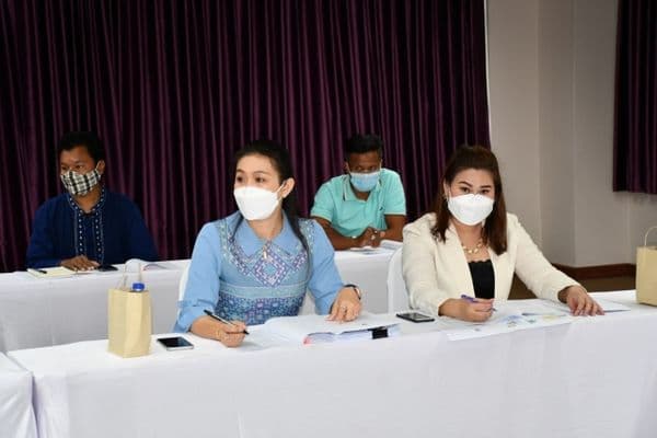 ภาพประกอบข่าว ลำดับที่ 6 จาก ประชุมคณะกรรมการแก้ไขปัญหาที่อยู่อาศัยที่ดินทำกินและเมืองคุณภาพชีวิตฯ กับ พอช.