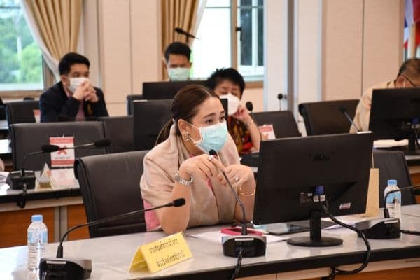 ภาพประกอบข่าว ลำดับที่ 2 จาก ร่วมประชุมคณะกรรมการโรคติดต่อ