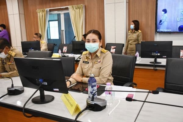 ภาพประกอบข่าว ลำดับที่ 2 จาก ร่วมประชุมคณะกรมการจังหวัด หัวหน้าส่วนราชการ ประจำเดือนมิถุนายน 2564