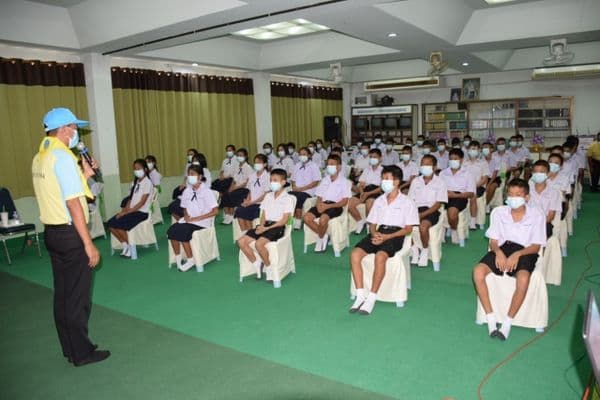 ภาพประกอบข่าว ลำดับที่ 10 จาก เปิดการอบรมสถาบันพระมหากษัตริย์กับประเทศไทย โดยศูนย์อำนวยการจิตอาสาพระราชทาน จังหวัดอุทัยธานี