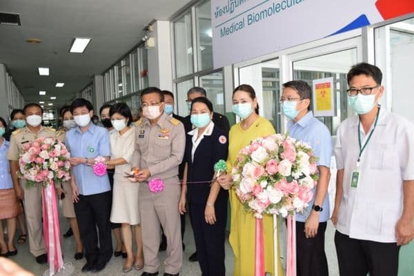 ภาพประกอบข่าว ลำดับที่ 1 จาก ร่วมพิธีเปิดห้องปฏิบัติการอณูชีววิทยาทางการแพทย์