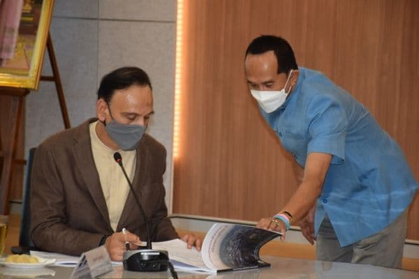 ภาพประกอบข่าว ลำดับที่ 8 จาก ประชุมหารือการพัฒนาที่อยู่อาศัยและที่ทำกินในเขตเมืองและชนบท ร่วมกับสถาบันพัฒนาองค์กรชุมชน
