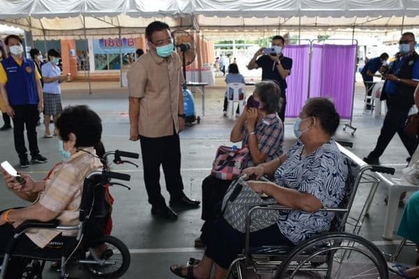ภาพประกอบข่าว ลำดับที่ 11 จาก เตรียมสถานที่ฉีดวัคซีน 19 แก่ประชาชนชาวจังหวัดอุทัยธานี