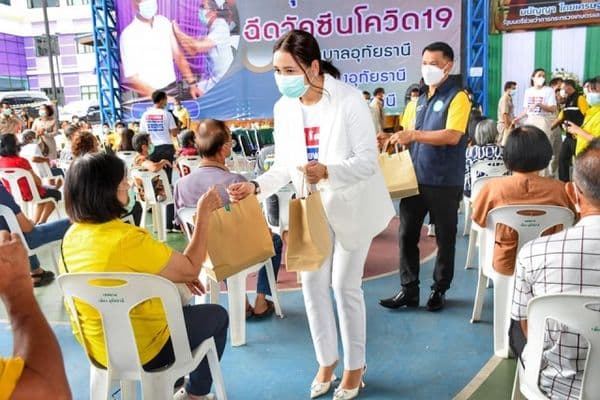 ภาพประกอบข่าว ลำดับที่ 21 จาก พิธีเปิด Kick Off ฉีดวัคซีนป้องกัน covid-19 ของจังหวัดอุทัยธานี