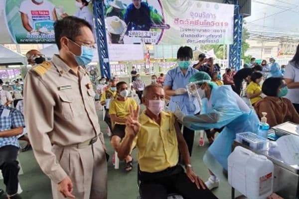 ภาพประกอบข่าว ลำดับที่ 24 จาก พิธีเปิด Kick Off ฉีดวัคซีนป้องกัน covid-19 ของจังหวัดอุทัยธานี