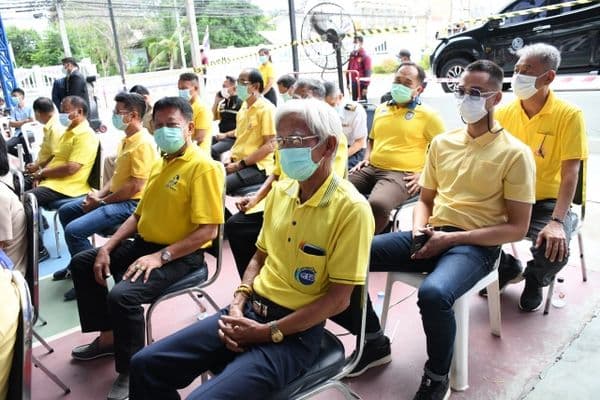 ภาพประกอบข่าว ลำดับที่ 8 จาก พิธีเปิดการ Kick Off ฉีดวัคซีนป้องกัน covid-19 ของจังหวัดอุทัยธานี