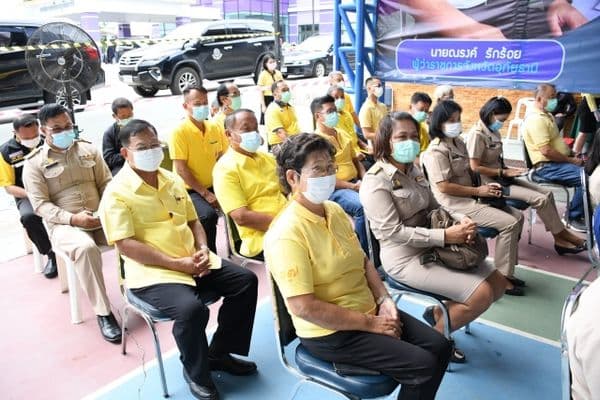 ภาพประกอบข่าว ลำดับที่ 18 จาก พิธีเปิดการ Kick Off ฉีดวัคซีนป้องกัน covid-19 ของจังหวัดอุทัยธานี
