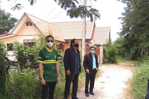 ภาพประกอบข่าว ลำดับที่ 1 จาก ลงพื้นที่แก้ไขปัญหาร้องเรียนประชาชนที่ได้รับความเดือดร้อนจากต้นดอกธูปฟุ้งกระจาย