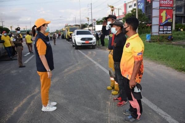 ภาพประกอบข่าว ลำดับที่ 10 จาก สั่งการงานป้องกันเทศบาลเมืองอุทัยธานี ร่วมกับหลายหน่วยงาน ระงับเหตุเพลิงไหม้ร้านบิ๊กวัน