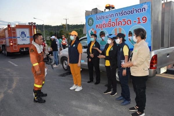 ภาพประกอบข่าว ลำดับที่ 11 จาก สั่งการงานป้องกันเทศบาลเมืองอุทัยธานี ร่วมกับหลายหน่วยงาน ระงับเหตุเพลิงไหม้ร้านบิ๊กวัน